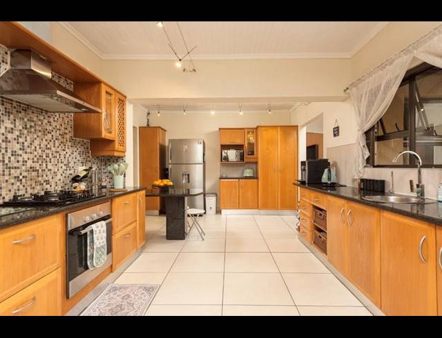4 BEDROOM HOUSE FOR SALE IN GLENVISTA